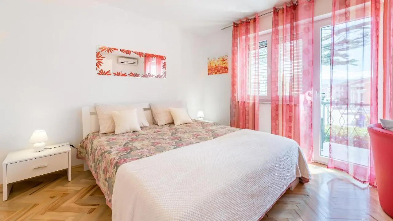 Apartment Jadranka Baška 0*,  Croazia